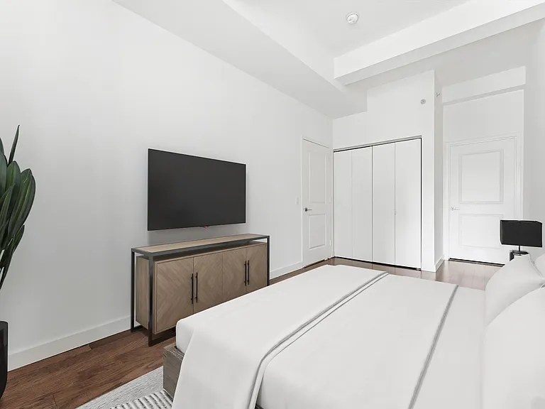 116 John St #2212 — Photo 5