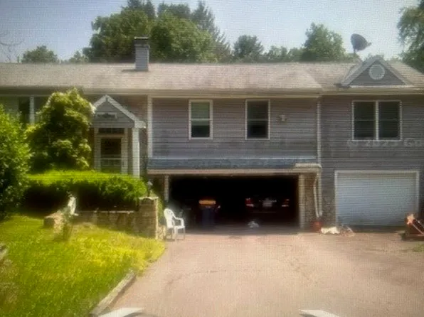 186 Morse St, Sharon, MA 02067