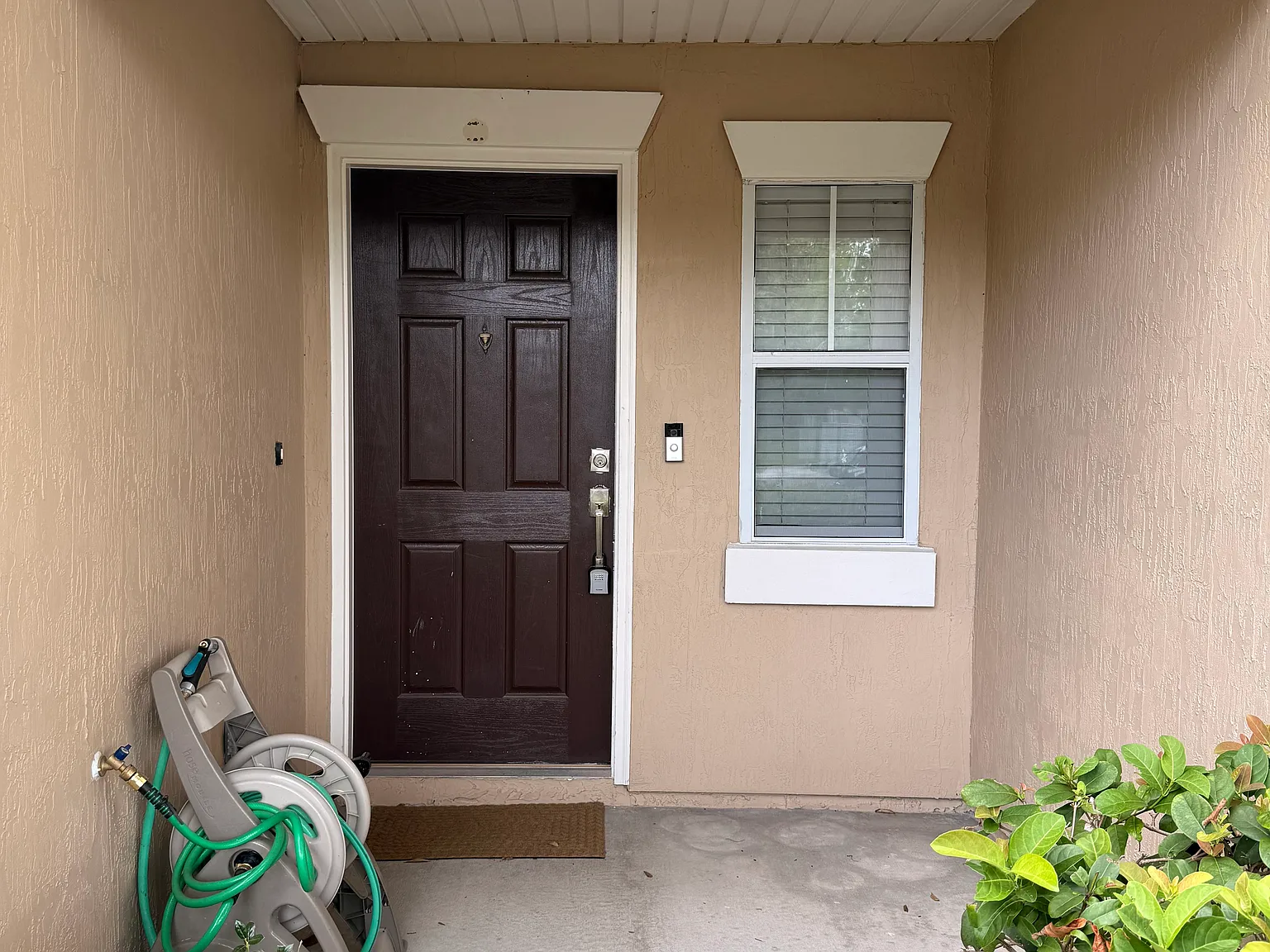 2 bed, 2.5 bath, 1268 sqft, $1,550 — Photo 2