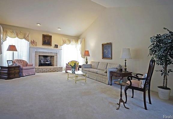 5th image of 46316 Litchfield Dr