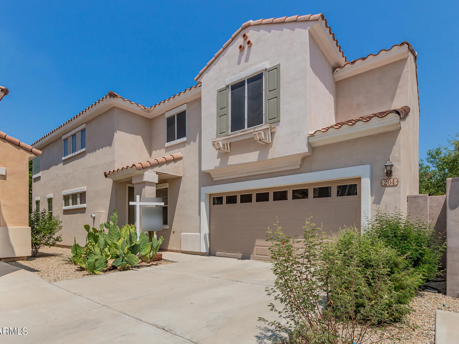 4 bed, 2.5 bath, 2283 sqft, $2,495 — Photo 2