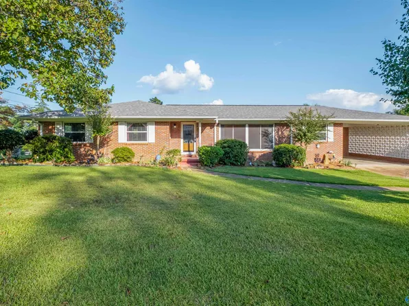 2524 Skyway St, Gadsden, AL 35904