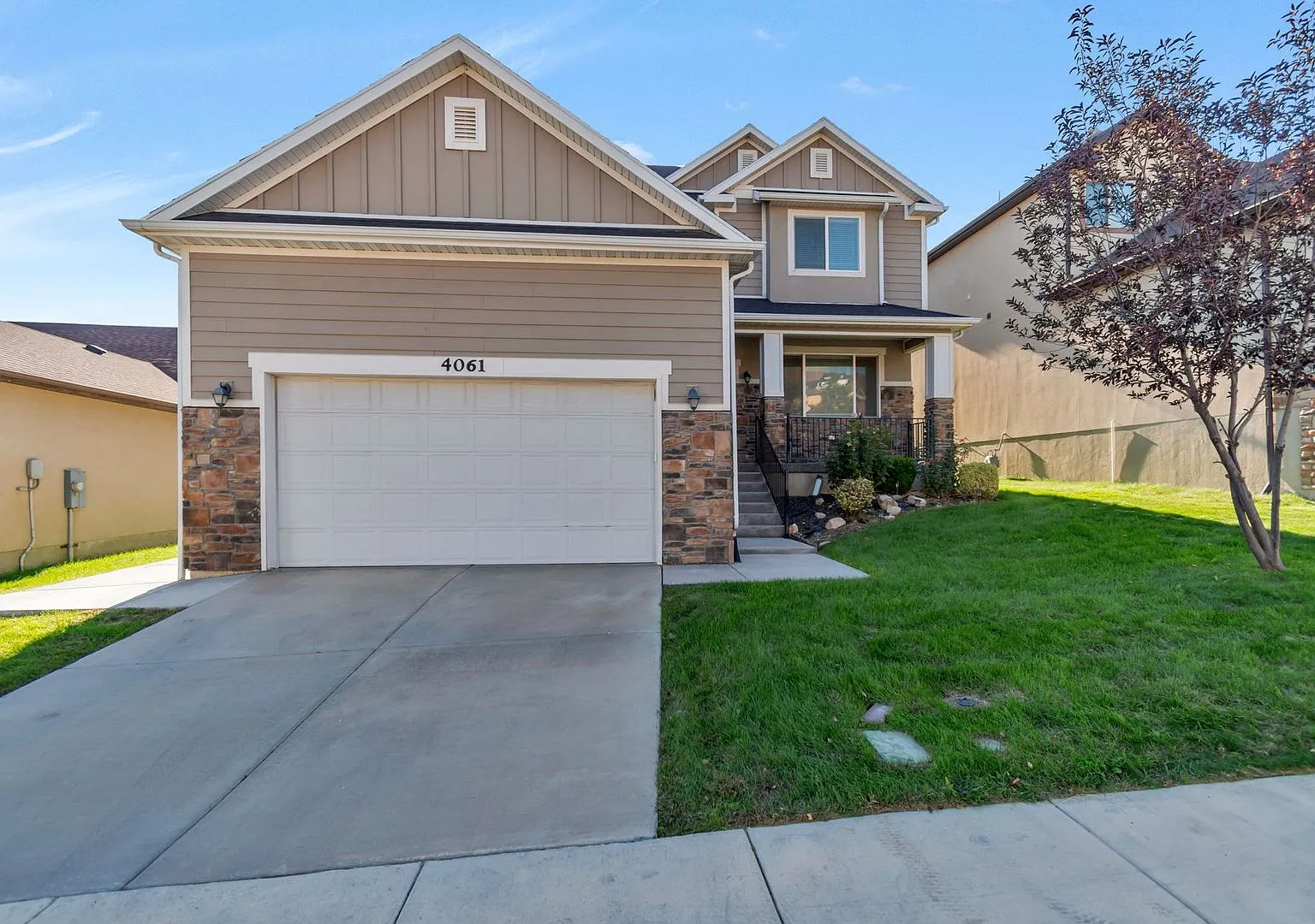 Spacious Lehi 2 Story W Attached 2 Car — Photo 2