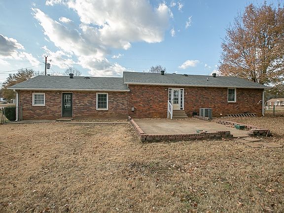 3rd image of 5530 Jernigan Ln
