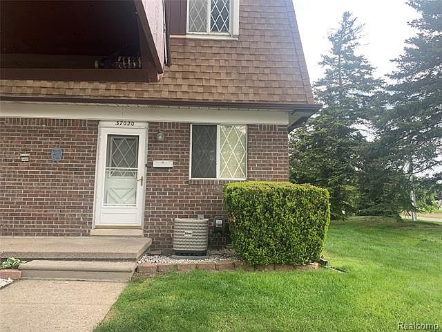 1st image of 37020 W Aragona Dr