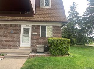 37020 W Aragona Dr, Clinton Township, MI 48036