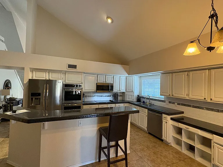 7035 W Morrow Dr — Photo 7