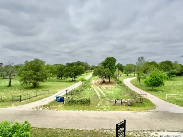 191.5 AC CR 770, Natalia, TX 78059
