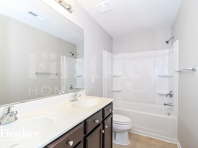 1438 Waverly St — Photo 13