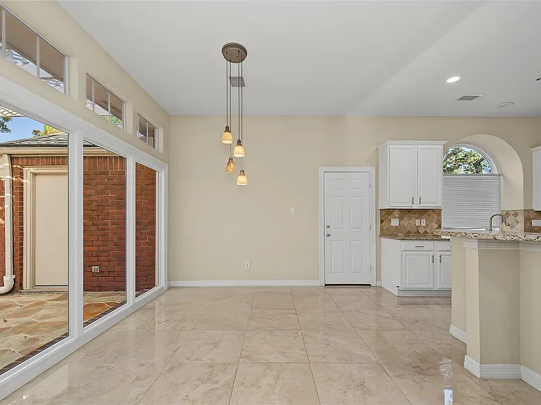 14135 Swallowfield Dr — Photo 23