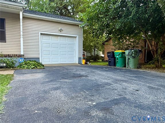 3rd image of 4010 Kippax Dr