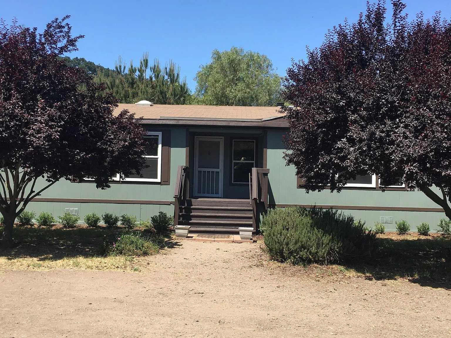 4 bed, 2.5 bath, 3000 sqft, $4,750 — Photo 1
