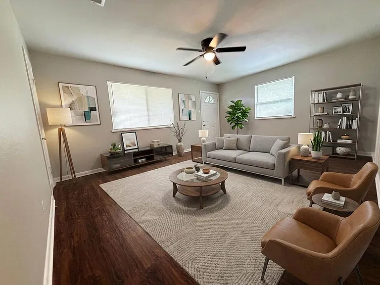 205-207 W J Avenue — Photo 1