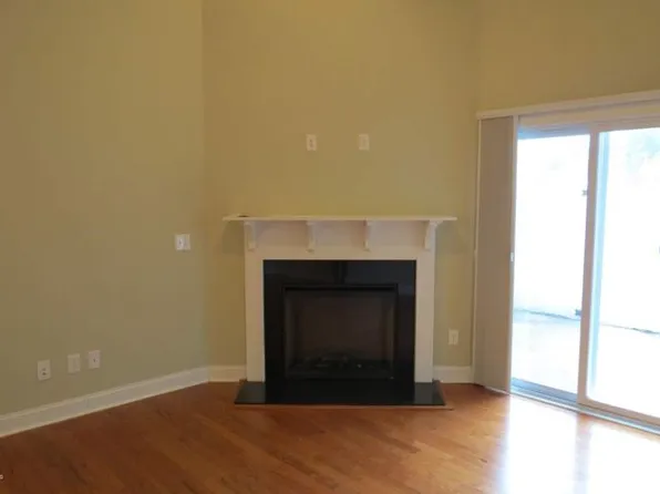 1805 Fox Den Way Unit 5, Greenville, NC 27858