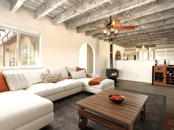 7 Casa Del Oro Ln, Santa Fe, NM 87508