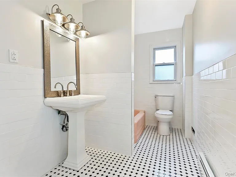 425 1st Ave — Photo 8