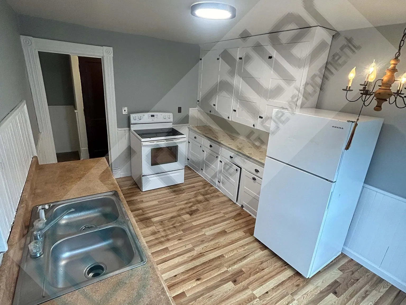 409 Elmwood Ave — Photo 2