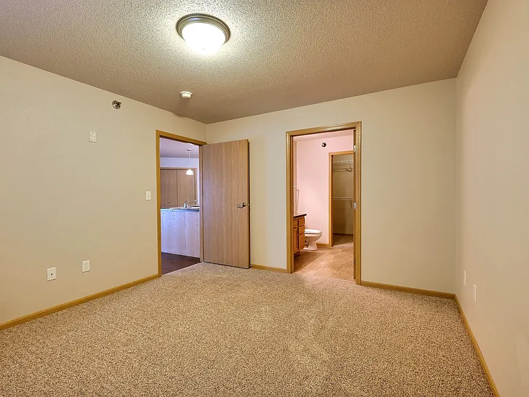 Fargo, ND East Bridge Apartments | Bedroom