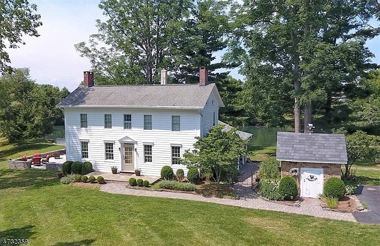 1st image of 105 Lilac Dr