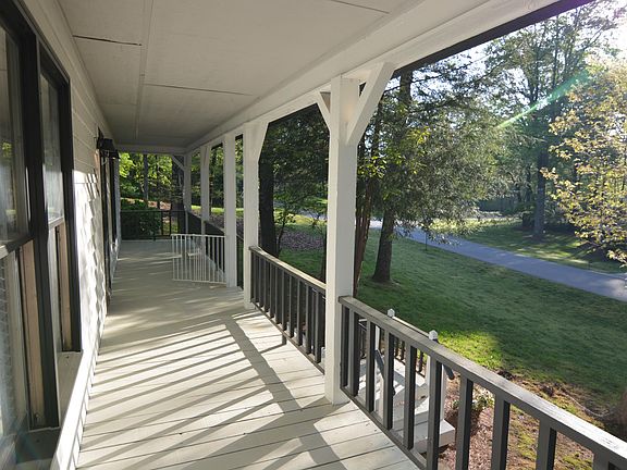 4th image of 2410 Basin Dr