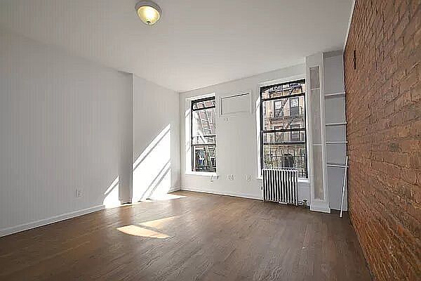 1st image of 515 E 12th St APT 3