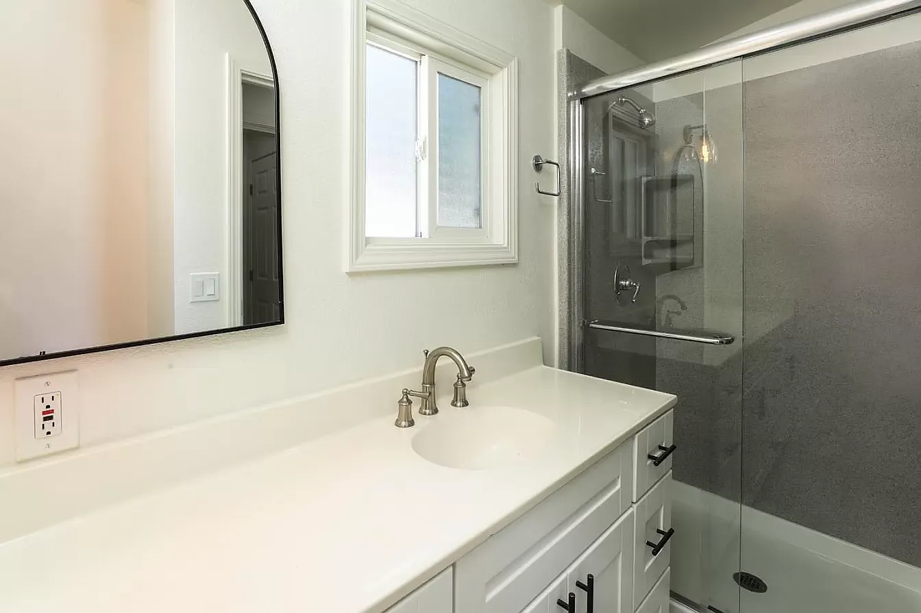 1 bed, 675 sqft, $3,350 — Photo 2