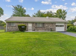205 Hurley Dr, Hackettstown, NJ 07840