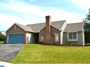104 Omega Cir, Wernersville, PA 19565