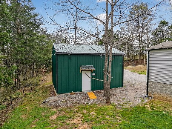5th image of 1237 Ridge Rd