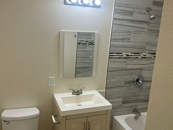 3rd image of 3726 Hazelwood St APT 4