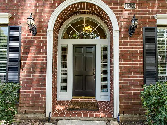 2nd image of 1510 Pecan Trace Ct