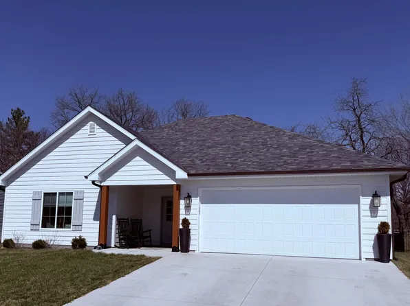 7671 E Rainbow Dr, Columbia, MO 65201