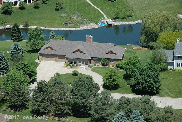1st image of 805 SE Southbranch Dr
