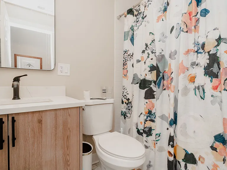 1447 W. Superior St. — Photo 16