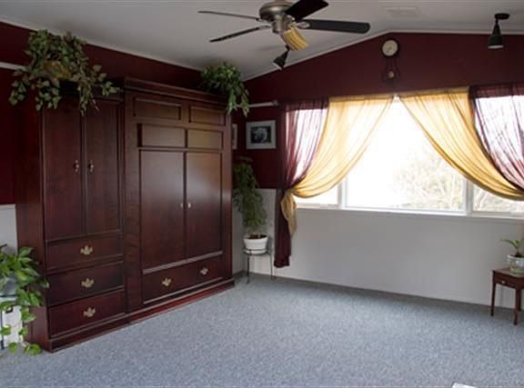 Guest bedroom