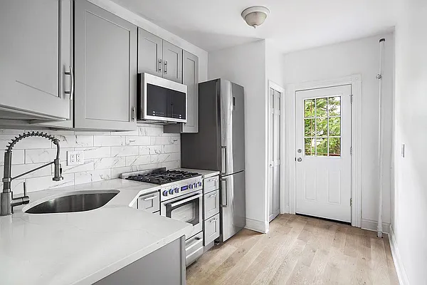 Rented by Maz Group NY | media 5