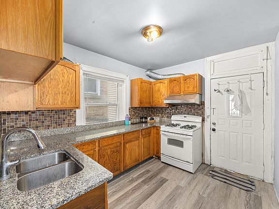 5th image of 5434 N Kimball Ave