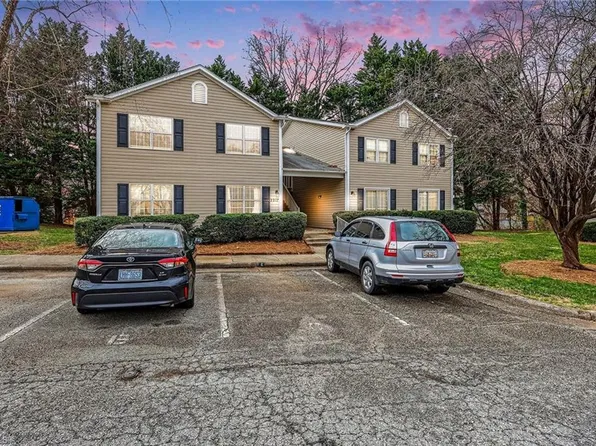 2217C New Garden Rd, Greensboro, NC 27410