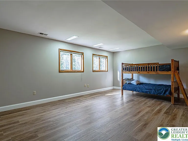 3705 Vale View Dr S — Photo 35