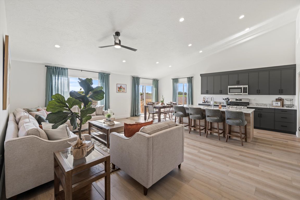 next background image