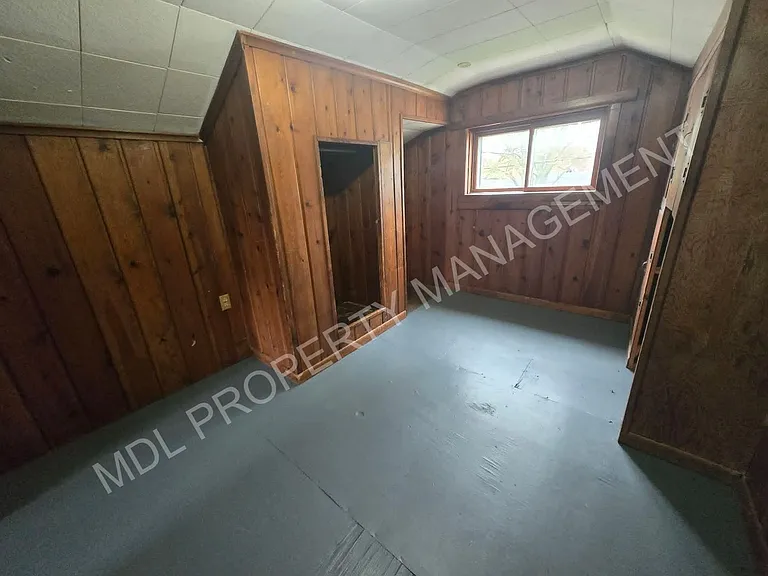 1402 Cass St — Photo 9