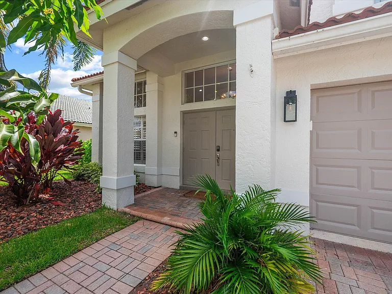 4145 Bahia Isle Cir — Photo 3