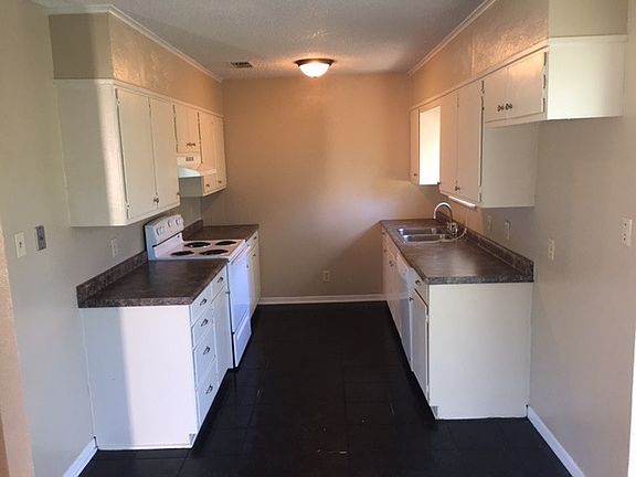 4th image of 1118 Rolling Hills Dr
