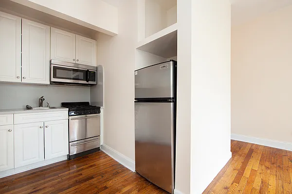 Rented by R New York | media 2