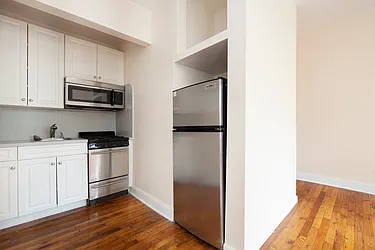 Rented by R New York