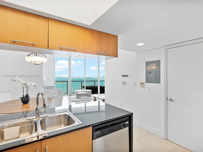 1750 N Bayshore Dr #5601 — Photo 5
