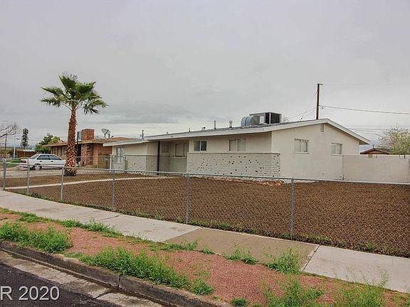 3rd image of 1328 Silver Lake Dr