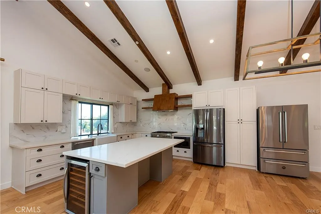 4 bed, 2458 sqft, $8,300 — Photo 4