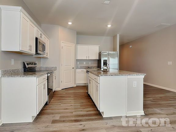 4th image of 300 San Vito Way NW