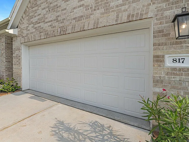 817 Bahia Bay Dr — Photo 2